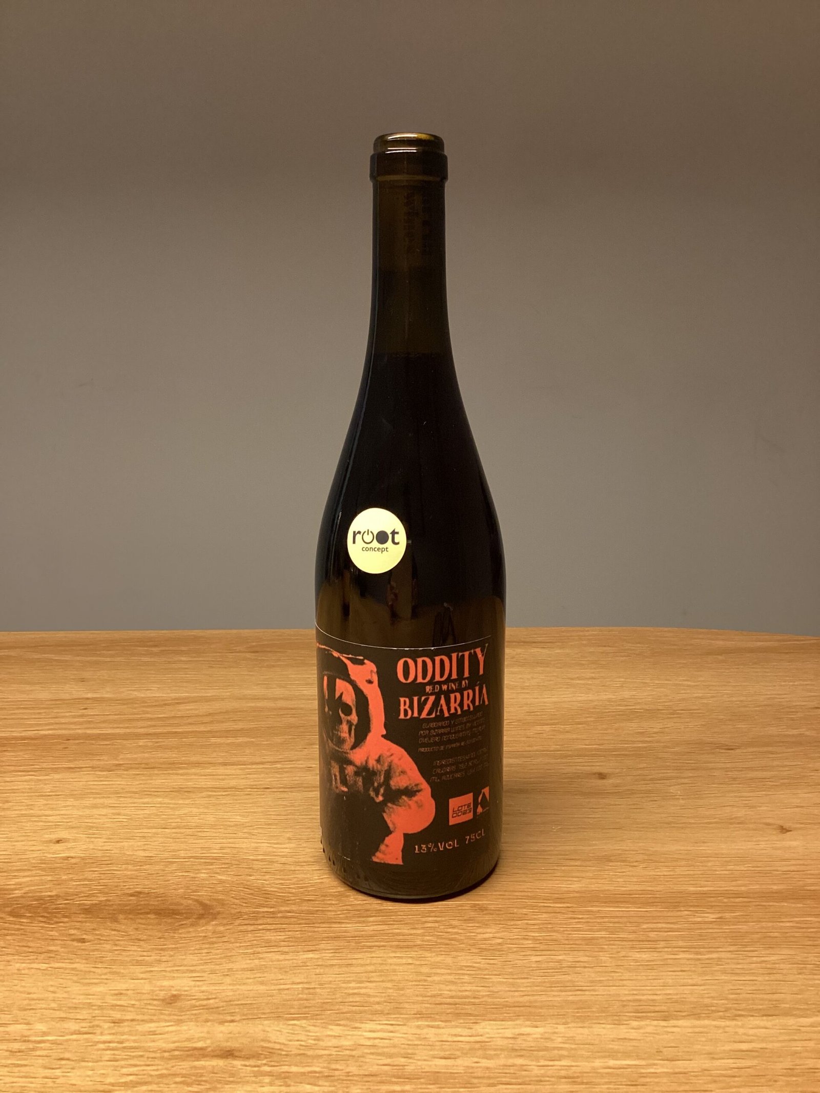 botella de vino naranja Bizarria Wines Oddity elaborado con malvasia y maceracion con pieles en Yecla Murcia